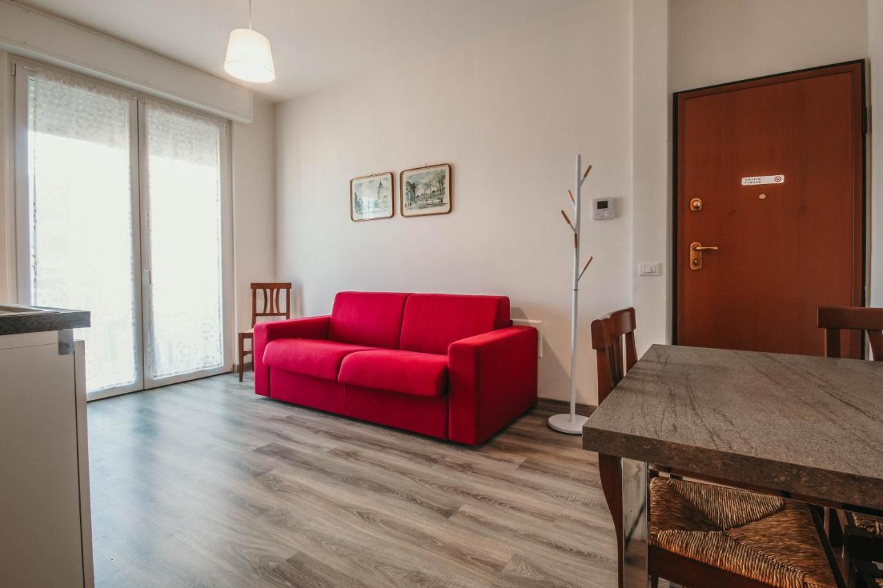 Al 13 Rosso - Lakeside Leisure & Business